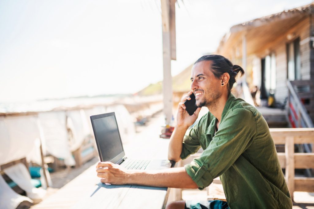 Tarifa para nómadas digitales: todo lo que ofrece esta ciudad si puedes trabajar desde cualquier lugar